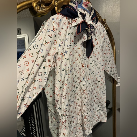 ***Rare****Louis Vuitton Long Sleeve monogram button down with scarf - Picture 5 of 15